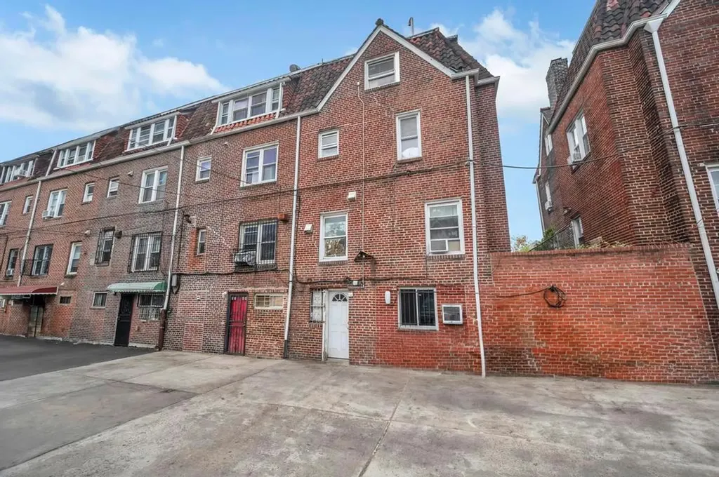 37-37 78th Street Jackson Heights NY 11372