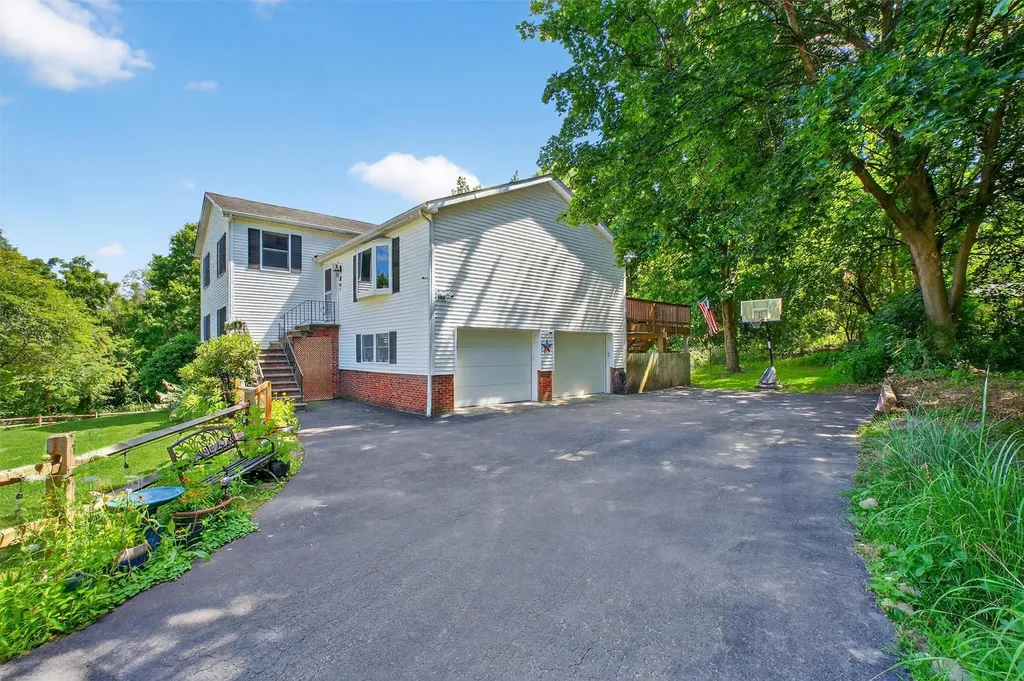 43 Overlook Drive Rhinebeck NY 12572