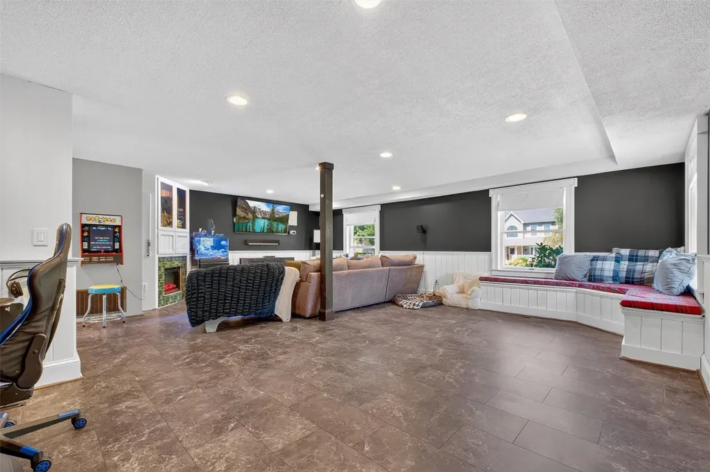 43 Overlook Drive Rhinebeck NY 12572