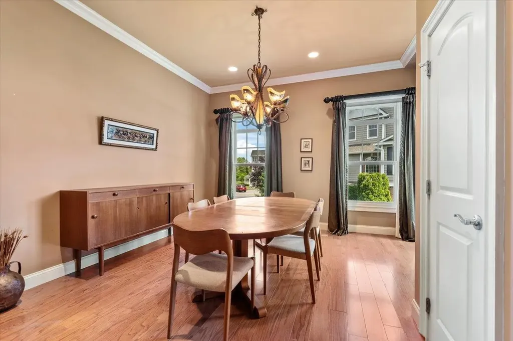 481 Pacing Way Westbury NY 11590