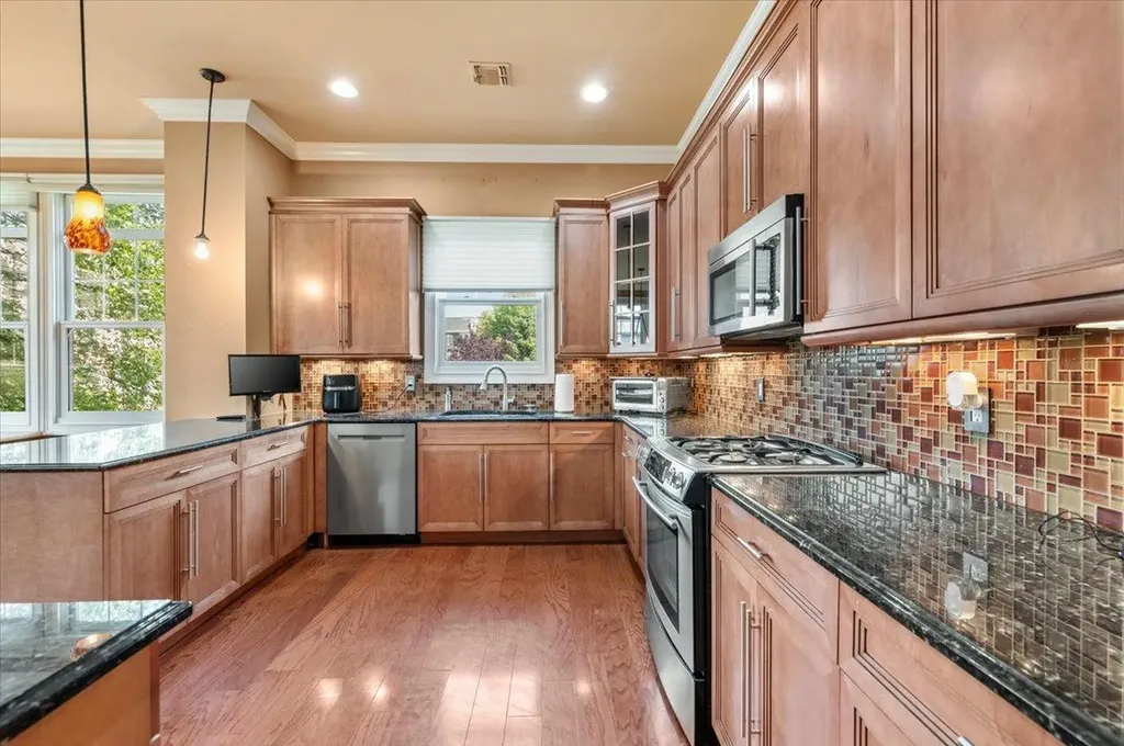 481 Pacing Way Westbury NY 11590