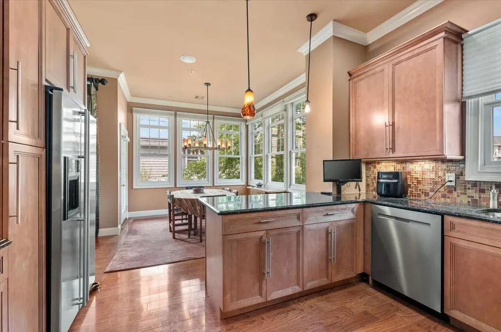 481 Pacing Way Westbury NY 11590