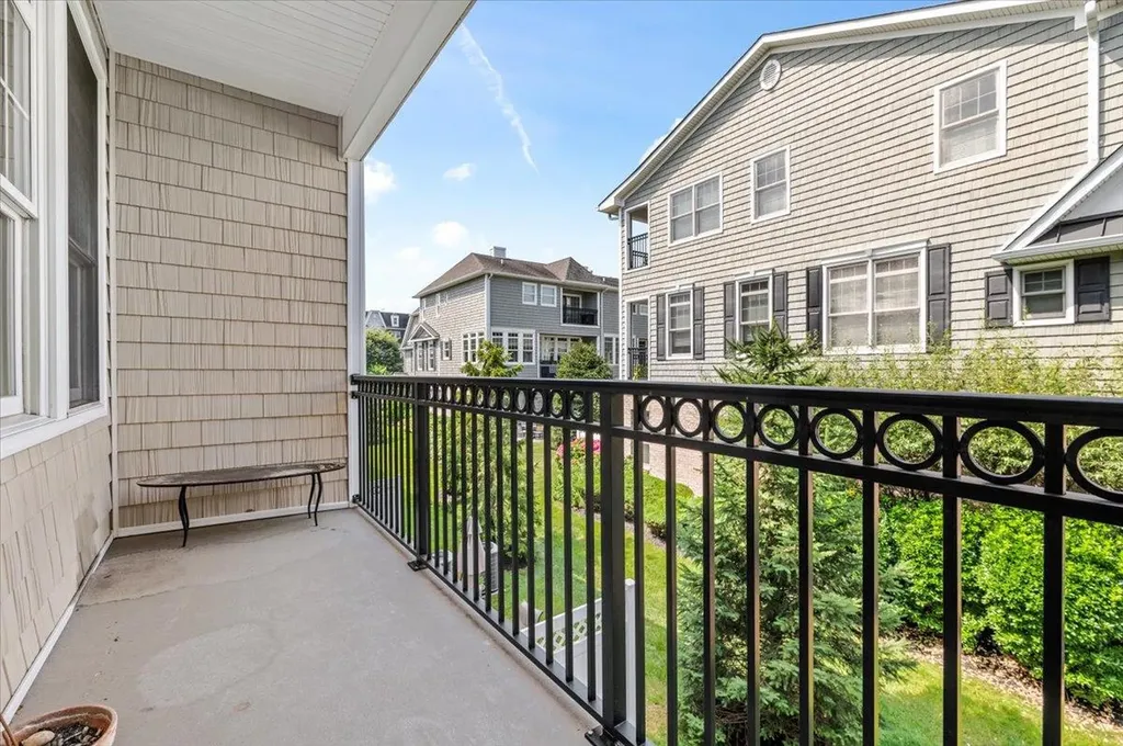 481 Pacing Way Westbury NY 11590