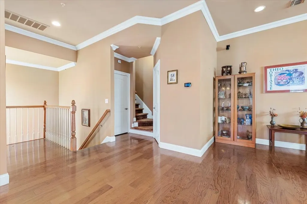 481 Pacing Way Westbury NY 11590
