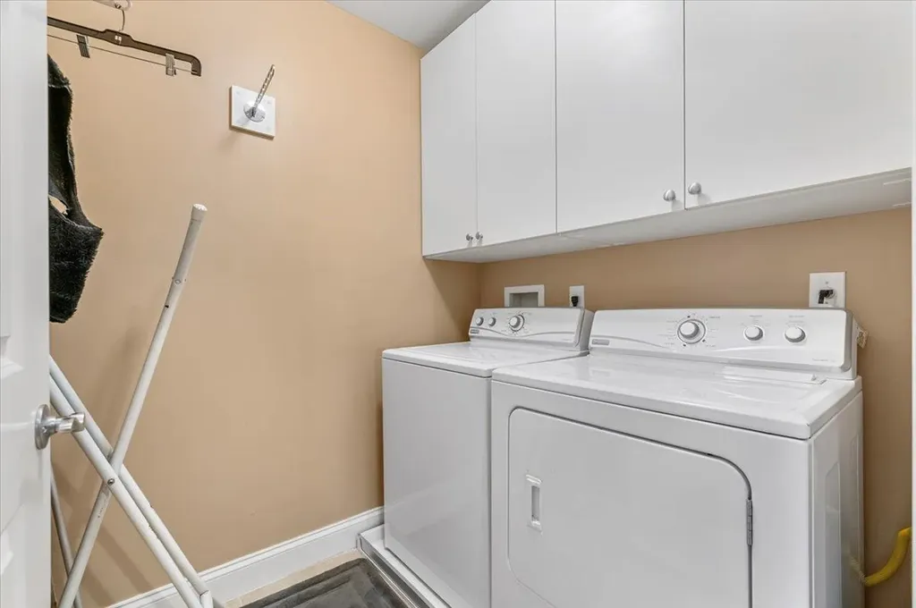 481 Pacing Way Westbury NY 11590