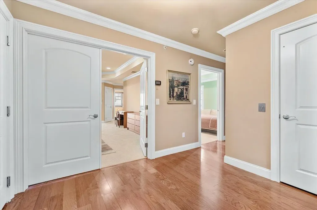 481 Pacing Way Westbury NY 11590