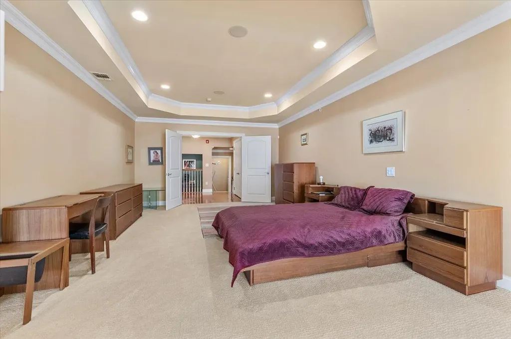 481 Pacing Way Westbury NY 11590