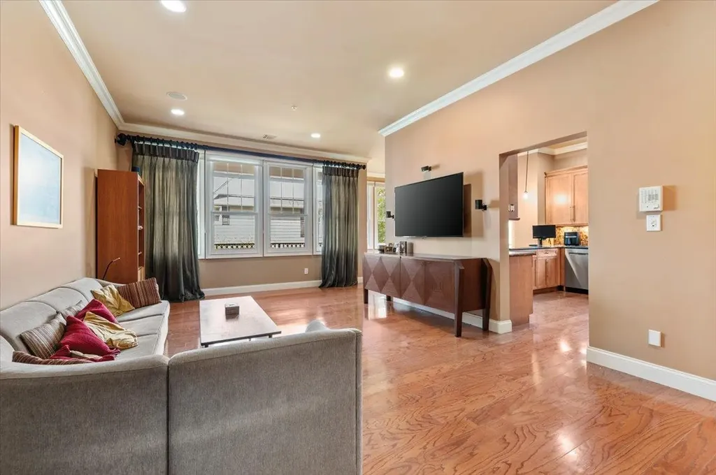 481 Pacing Way Westbury NY 11590