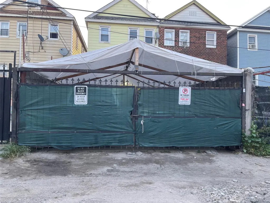 4722 98th Street Corona NY 11368