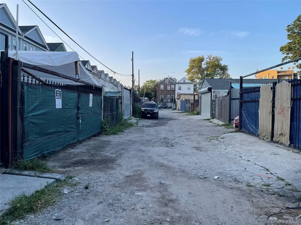 4722 98th Street Corona NY 11368