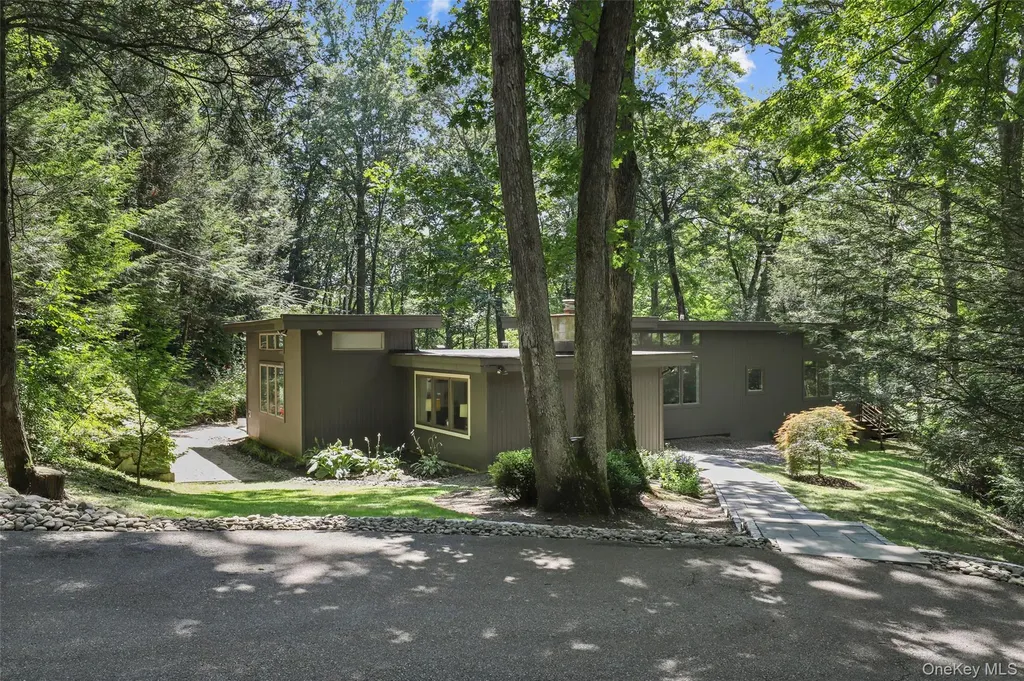 58 Winston Lane Garrison NY 10524