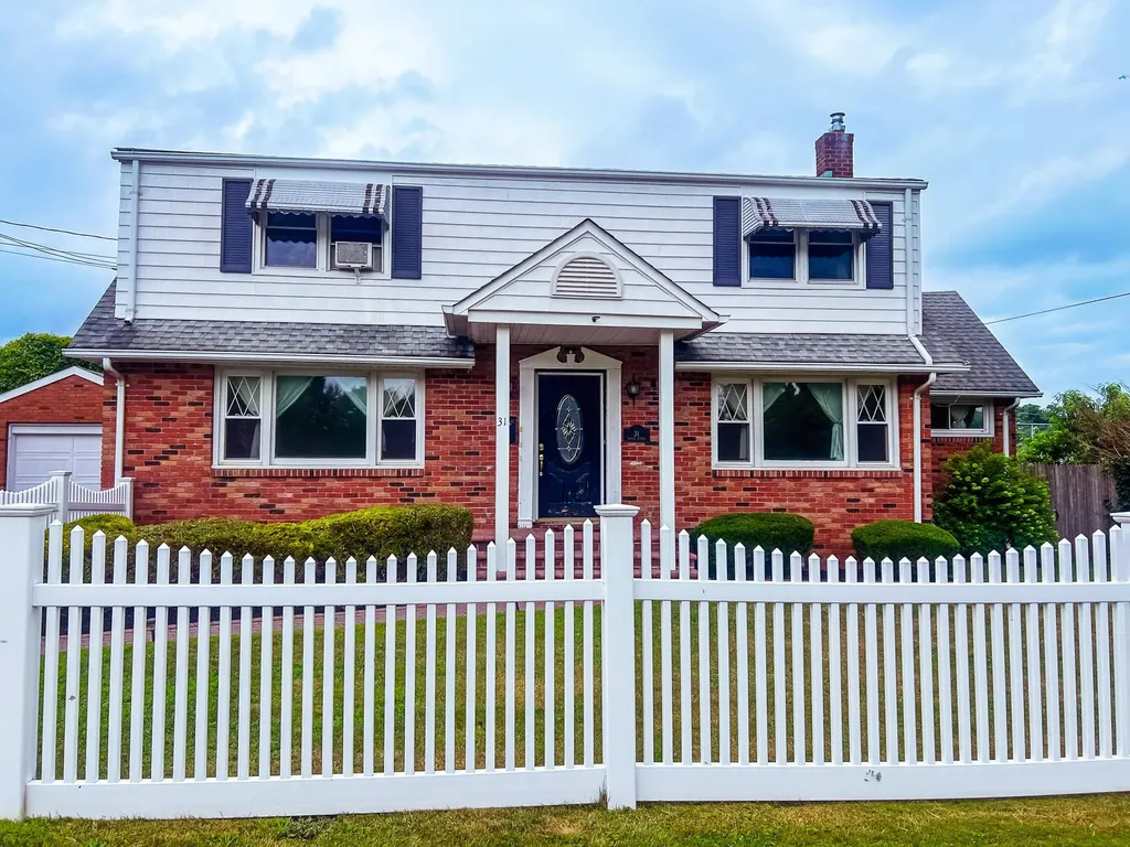 31 Maple Avenue Kings Park NY 11754