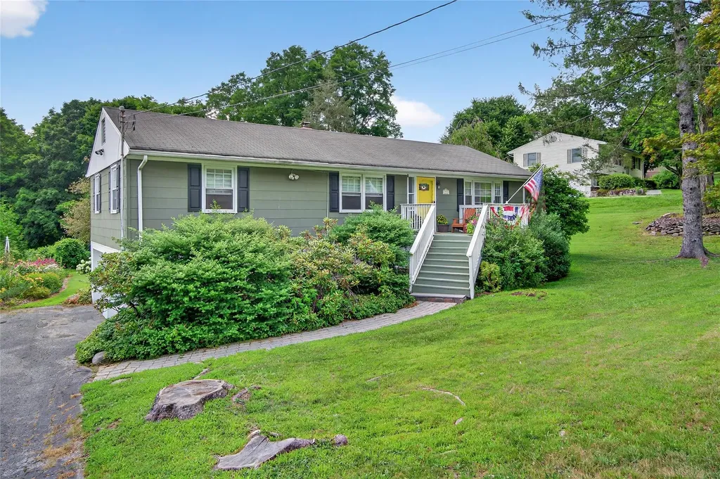 77 Anna Street Carmel NY 10512