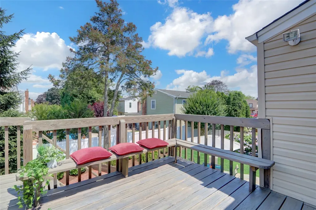 3023 Ira Road Bellmore NY 11710