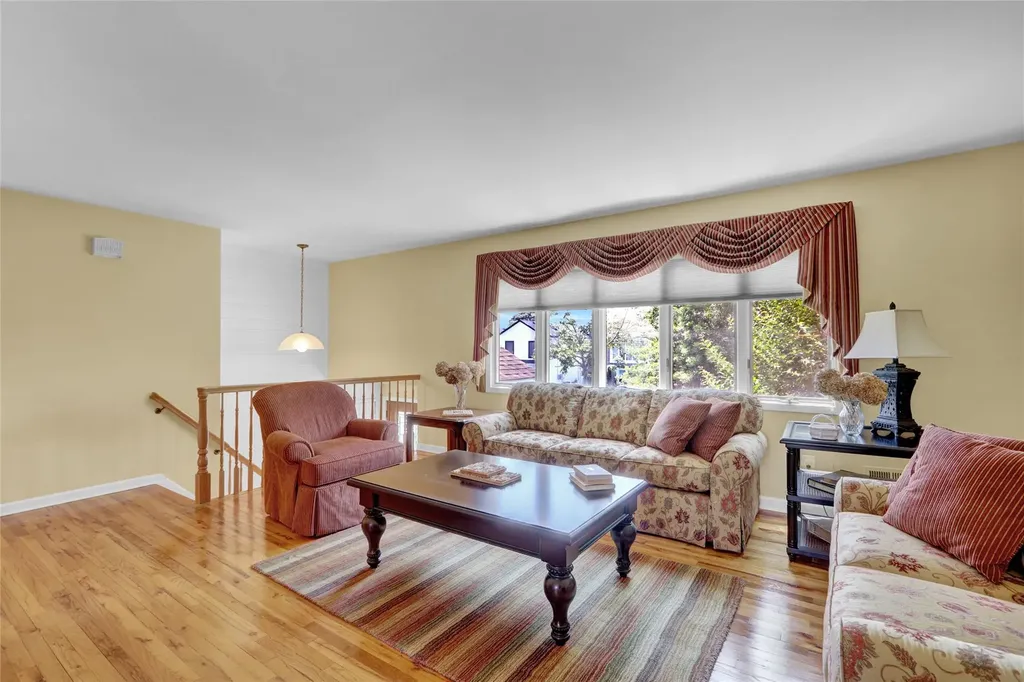 3023 Ira Road Bellmore NY 11710