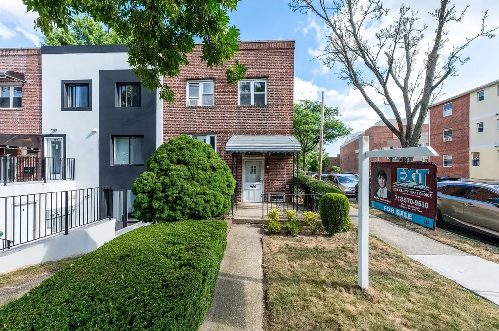 16219 72nd Avenue Fresh Meadows NY 11365