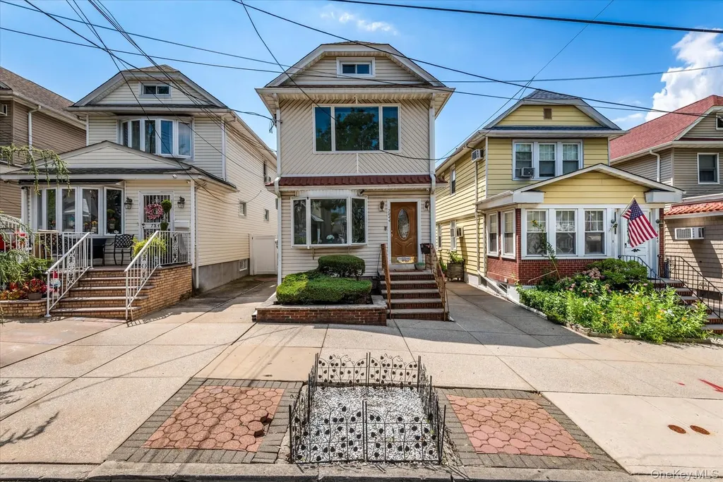 7844 86th Street Glendale NY 11385