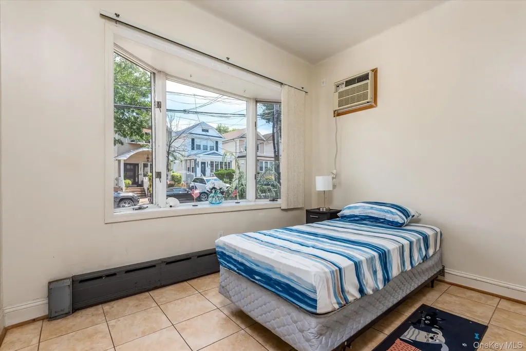 7844 86th Street Glendale NY 11385
