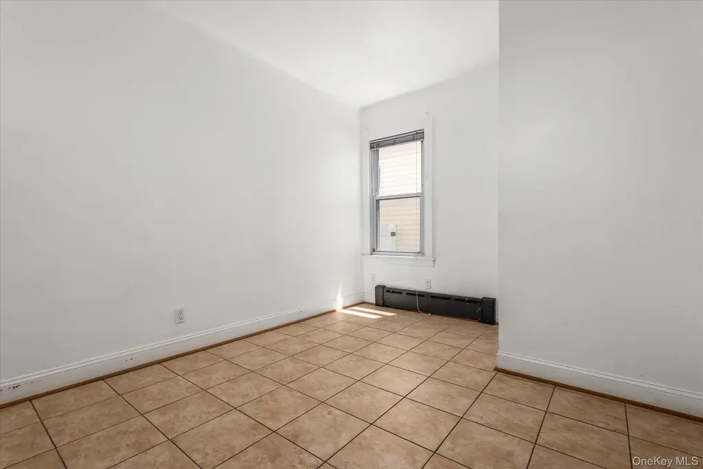 7844 86th Street Glendale NY 11385