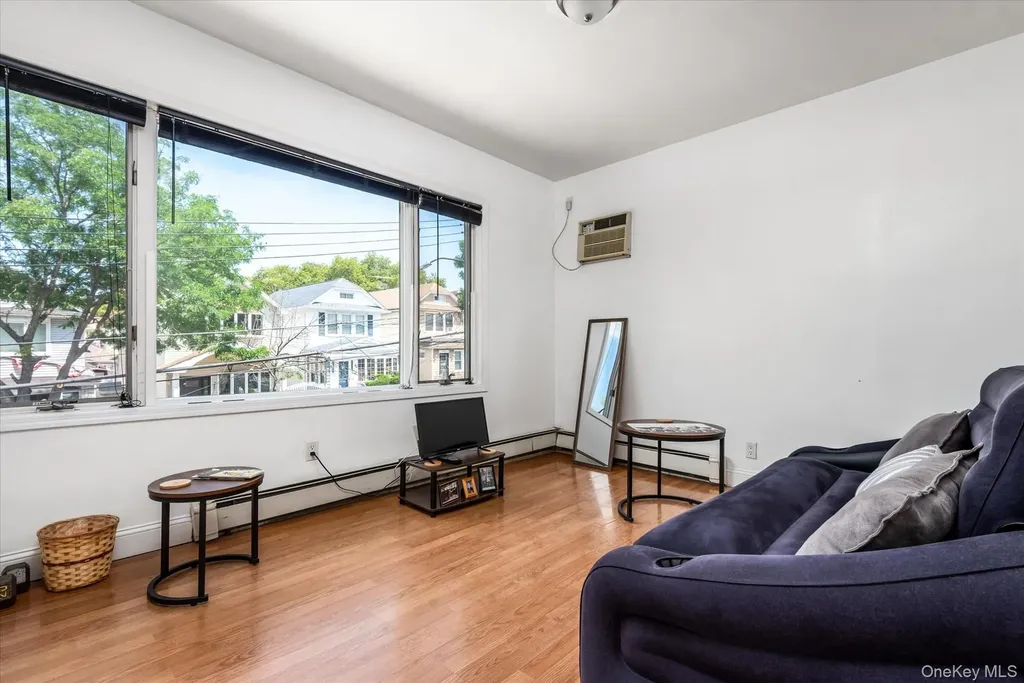 7844 86th Street Glendale NY 11385