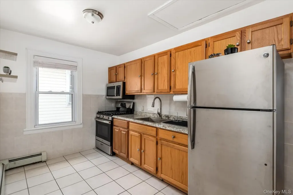 7844 86th Street Glendale NY 11385
