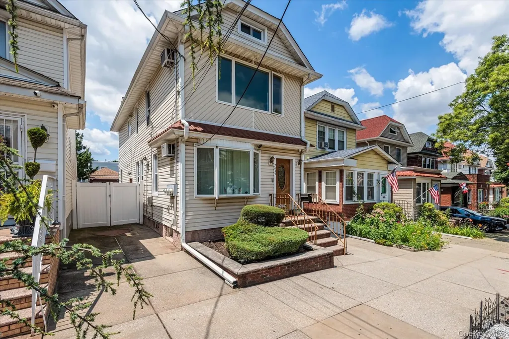 7844 86th Street Glendale NY 11385