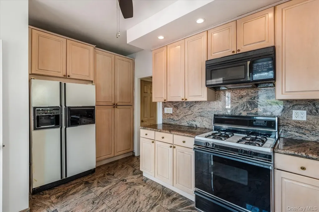7844 86th Street Glendale NY 11385