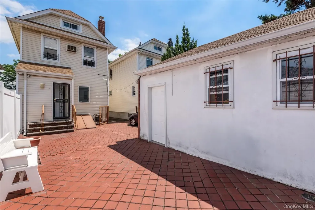 7844 86th Street Glendale NY 11385