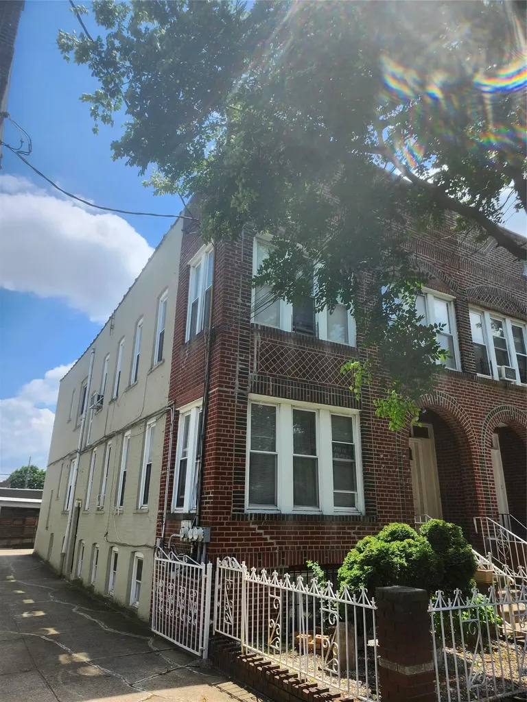 317 E 49th Street Brooklyn NY 11203