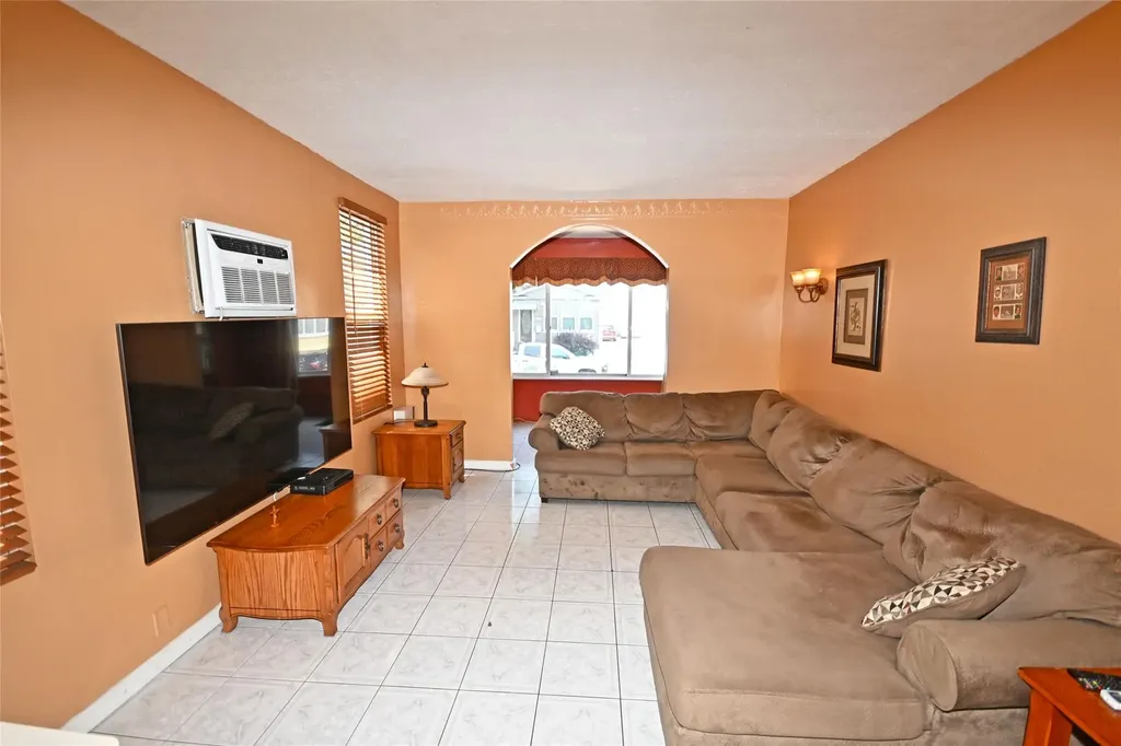 7823 85th Street Glendale NY 11385