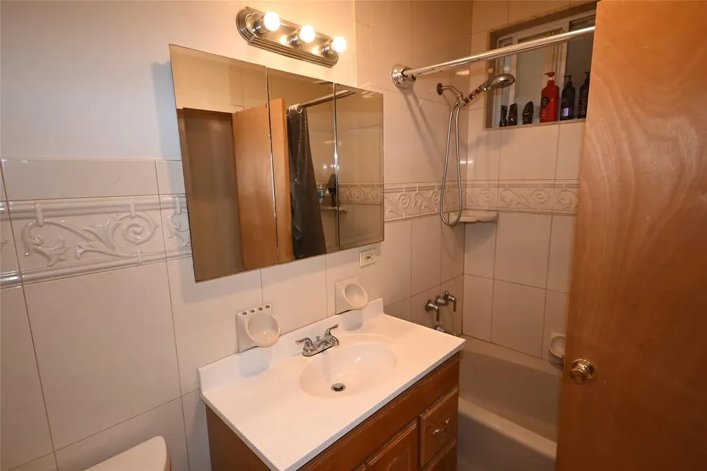 7823 85th Street Glendale NY 11385