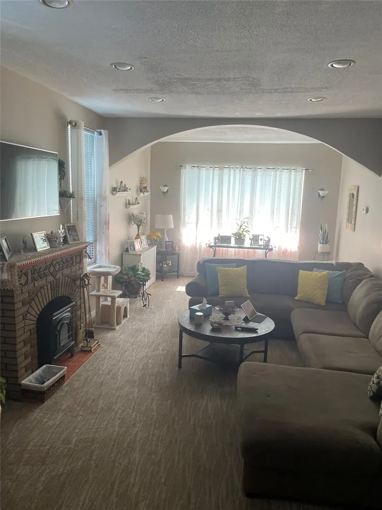 7823 85th Street Glendale NY 11385
