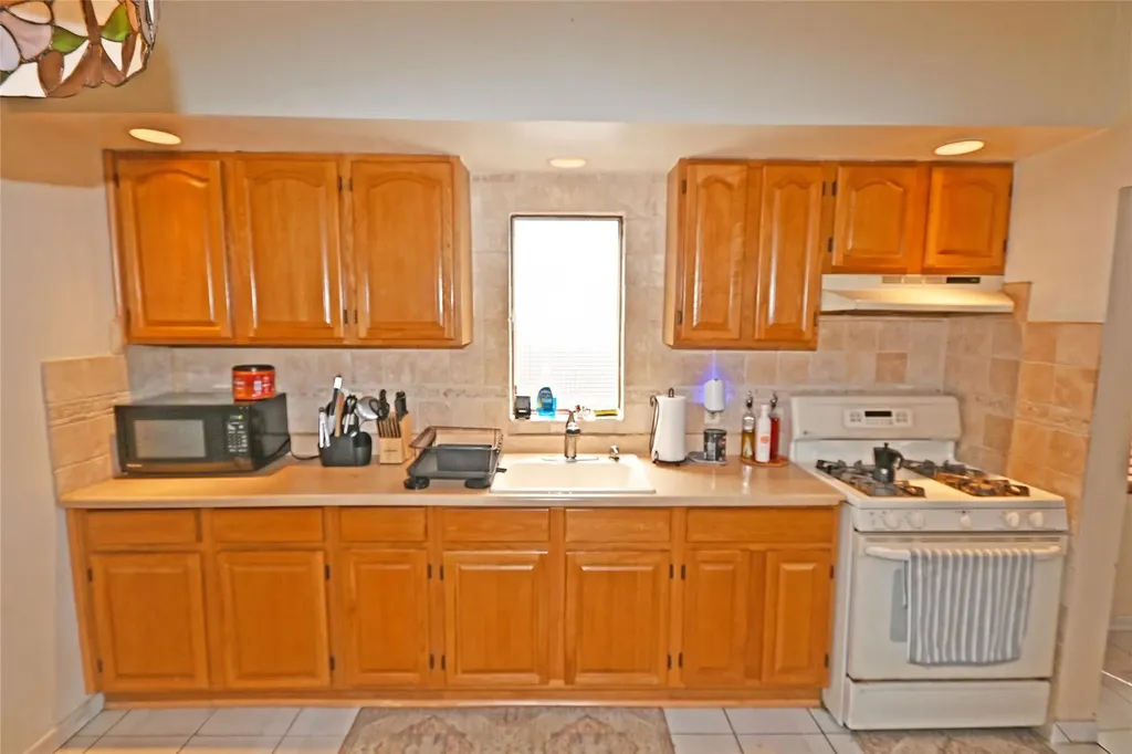7823 85th Street Glendale NY 11385