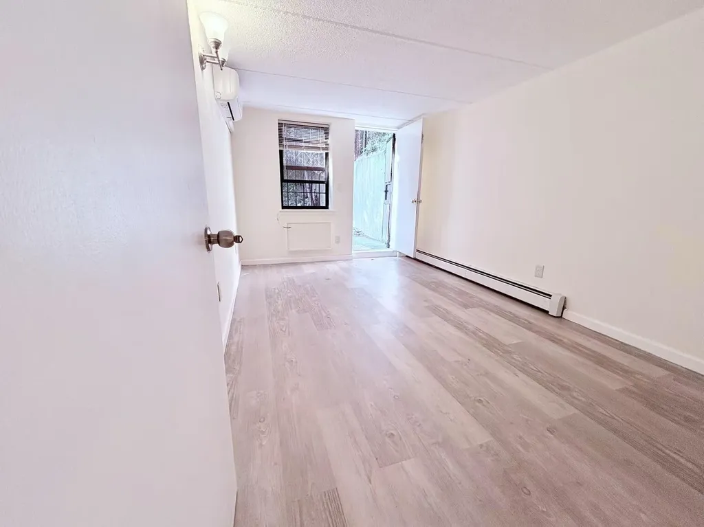 143-53 Barclay Avenue Flushing NY 11355