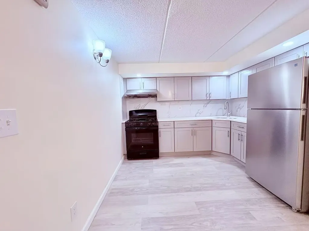 143-53 Barclay Avenue Flushing NY 11355