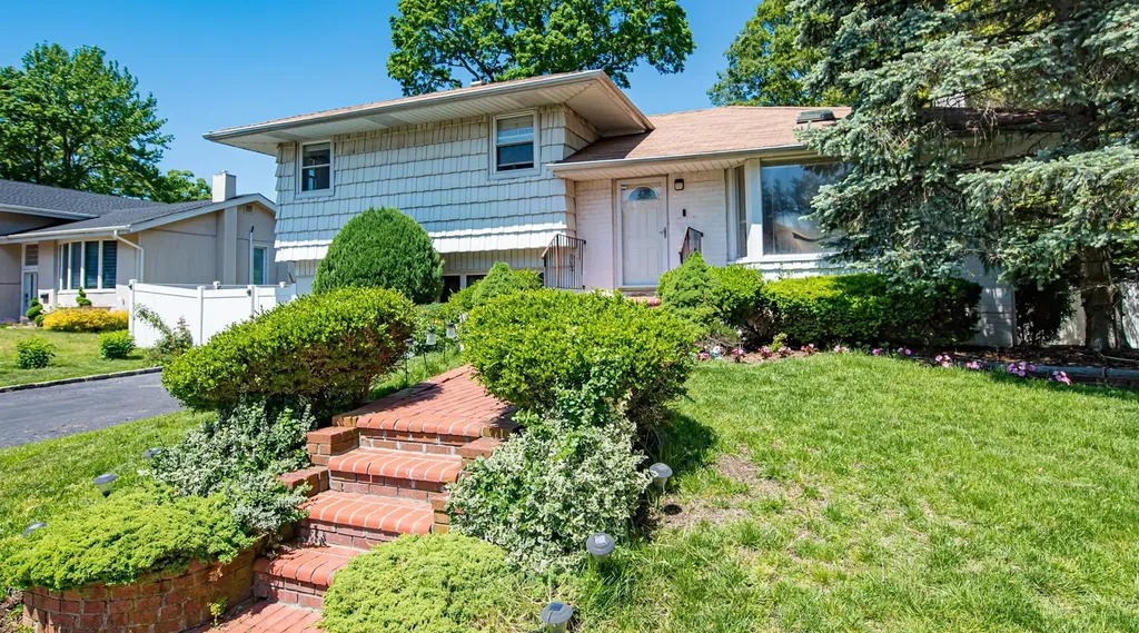 36 Middle Lane Jericho NY 11753
