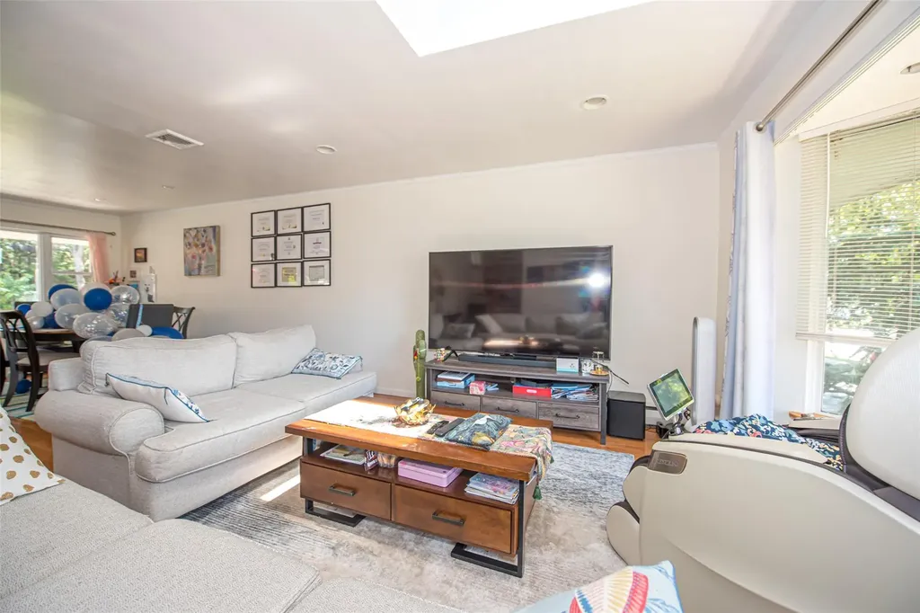 36 Middle Lane Jericho NY 11753