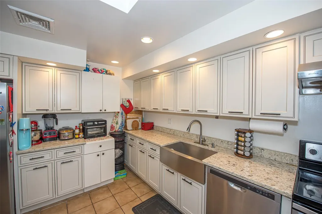 36 Middle Lane Jericho NY 11753