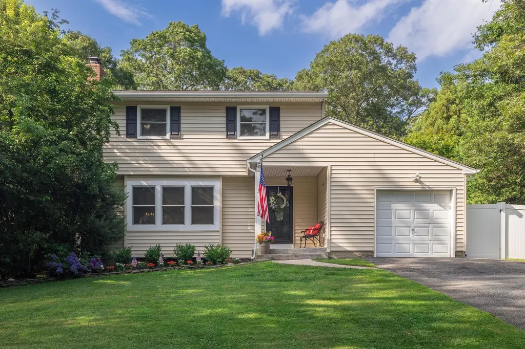 5 Monett Place Greenlawn NY 11740