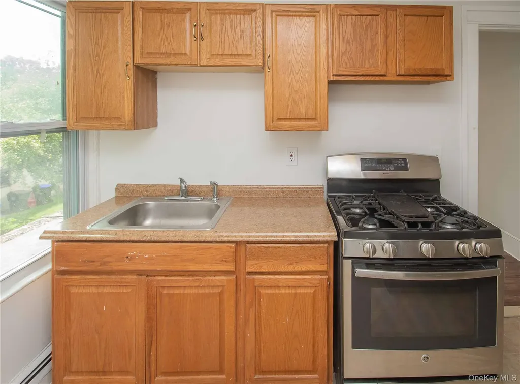 65 N Clinton Poughkeepsie NY 12601