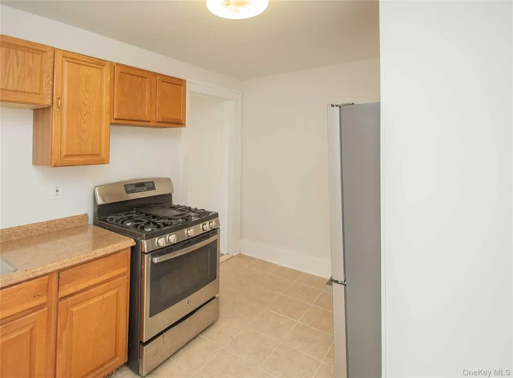 65 N Clinton Poughkeepsie NY 12601