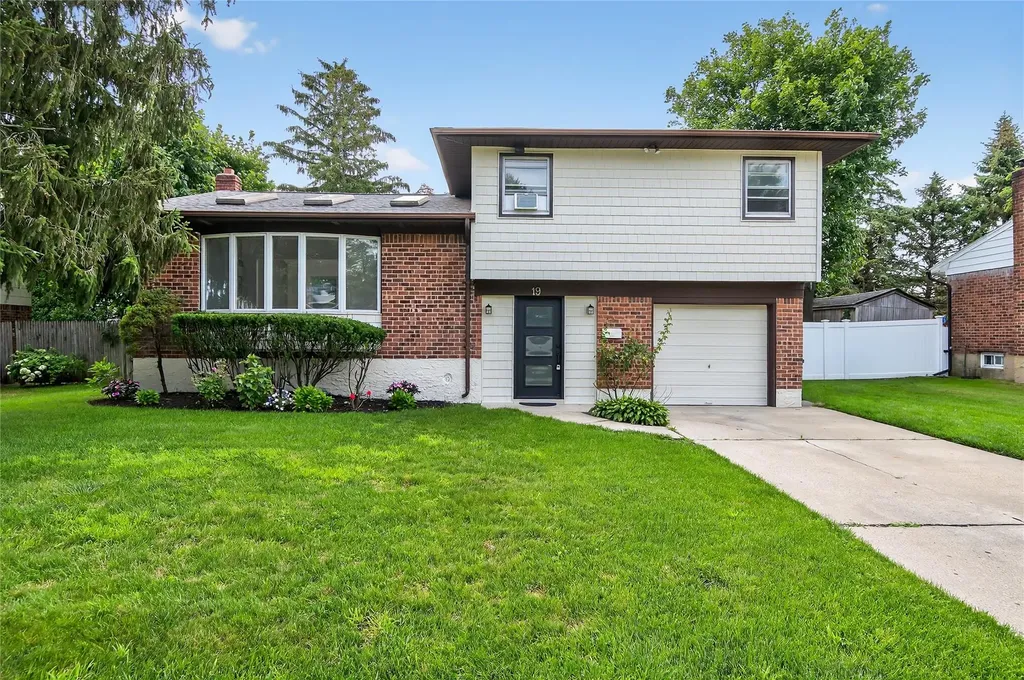 19 Edna Drive Syosset NY 11791