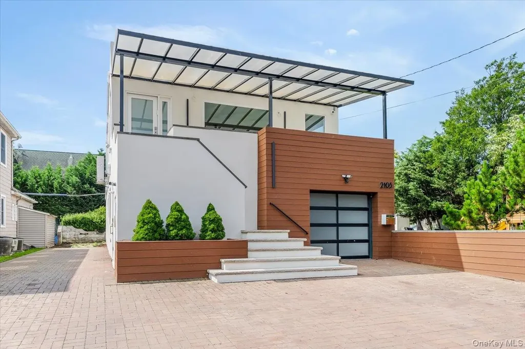 2105 Bay Boulevard Atlantic Beach NY 11509