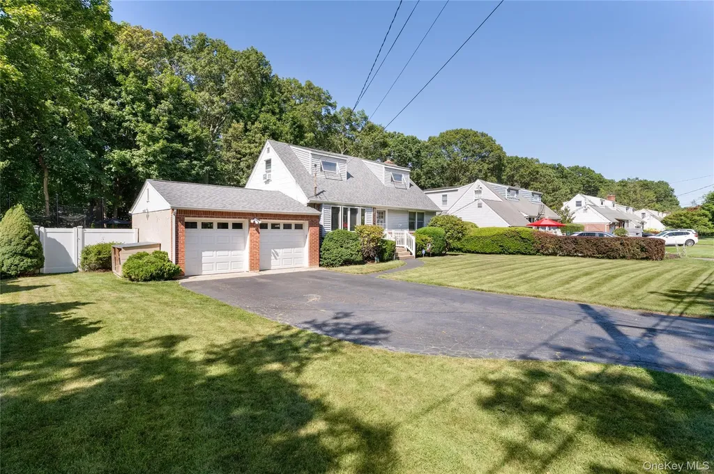 55 Robinson Street Shoreham NY 11786