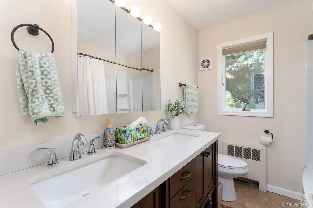 55 Robinson Street Shoreham NY 11786