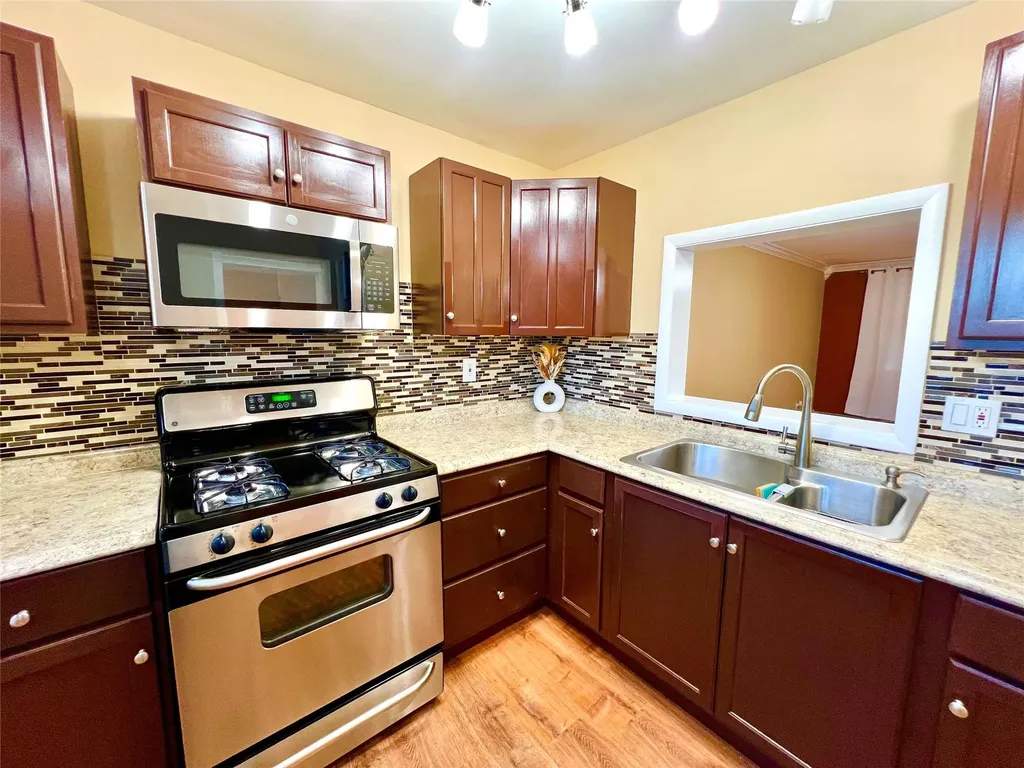 73 Greenway Terrace Middletown NY 10941