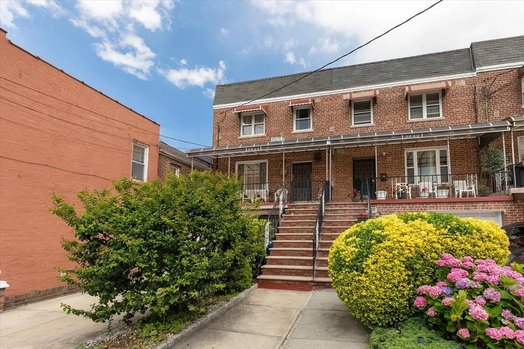 3044 Paulding Avenue Bronx NY 10469