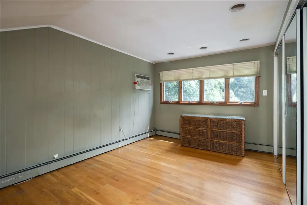 10 Seneca Drive Massapequa NY 11758