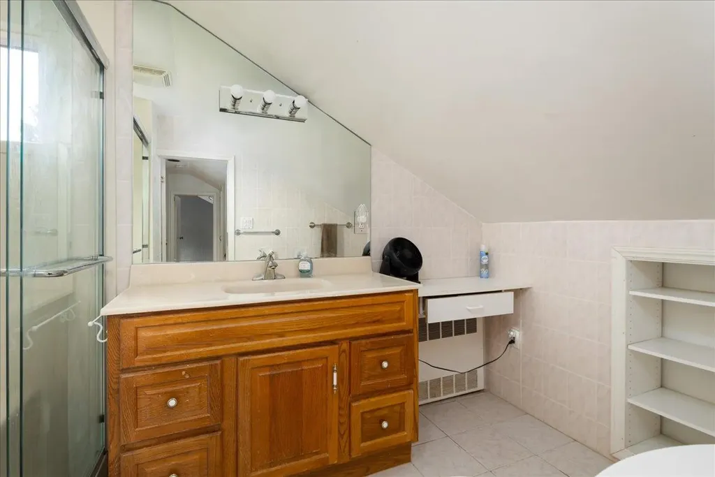 10 Seneca Drive Massapequa NY 11758