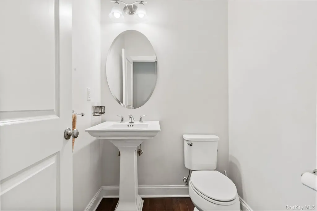 19 Dennis Lane Pleasantville NY 10570